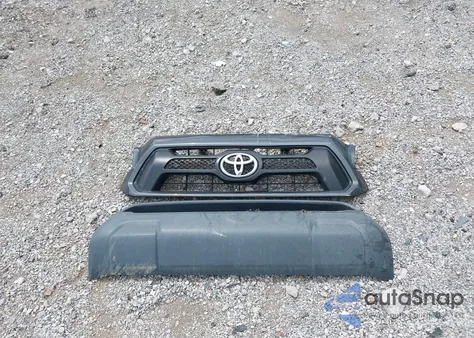 2013 Toyota Tacoma Base V6 z USA, uszkodzony, nr VIN 5TFMU4FN7DX011977